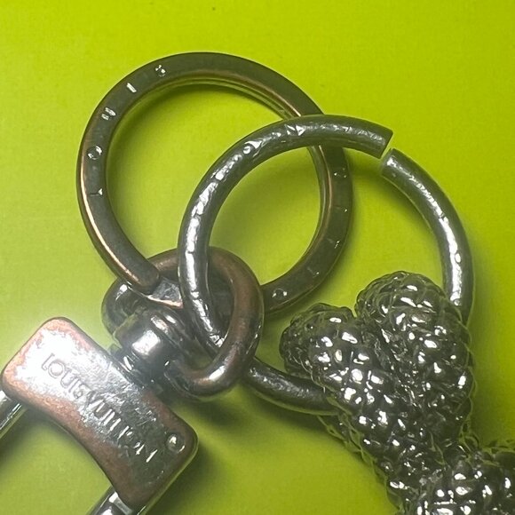 Authentic Louis Vuitton Vintage Silver Tone Knot Bag Charm Key Holder - Picture 10 of 16